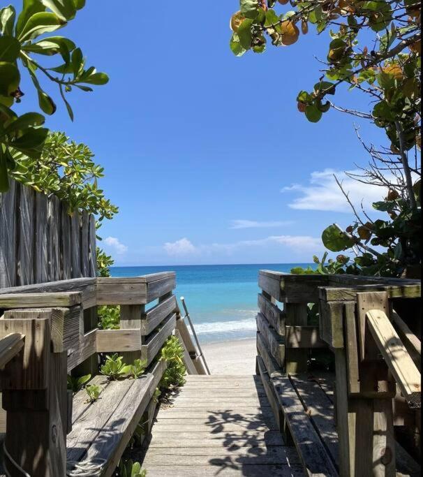 Beach Paradise Getaway - 200Ft From Beach! Sebastian Eksteriør bilde