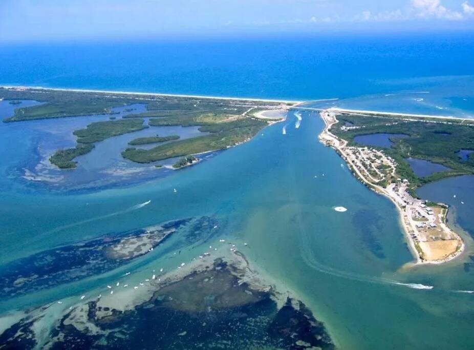 Beach Paradise Getaway - 200Ft From Beach! Sebastian Eksteriør bilde